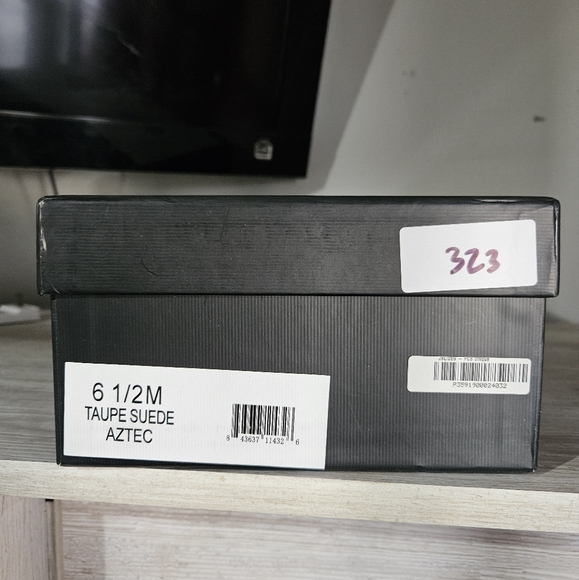 J/SLIDES "AZTEC TAUPE SUEDE" SIZE 6.5 - Picture 3 of 11